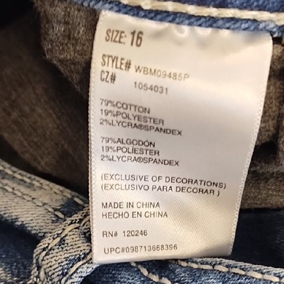 Wallflower Straight Leg Lightly Distressed Blue DenimJeans Stretchy 5 Pocket - Picture 4 of 15